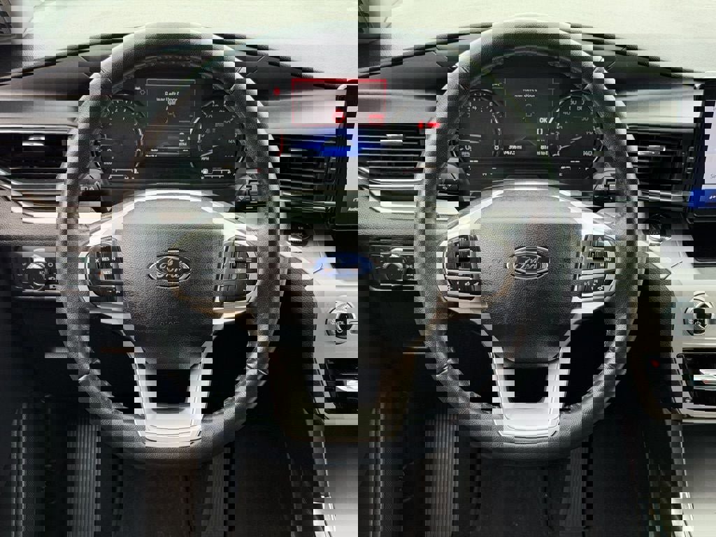 Certified 2022 Ford Explorer XLT w/ Equipment Group 202A image 27