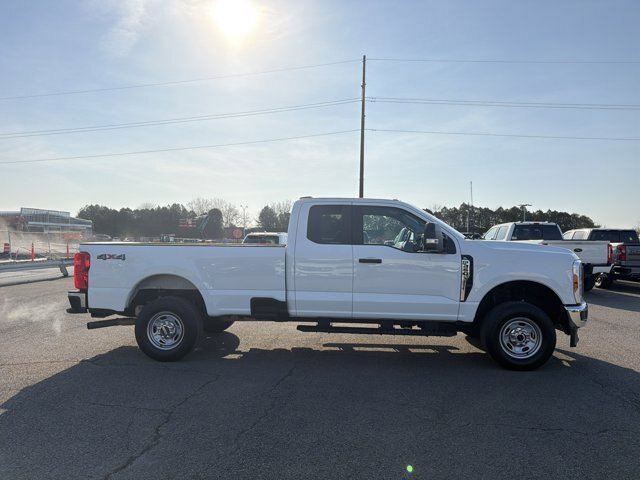 Certified 2025 Ford F250 XL w/ XL Chrome Package AWD/4WD image 4