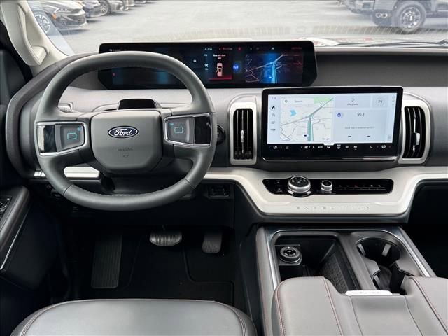 Certified 2025 Ford Expedition Active AWD/4WD image 13