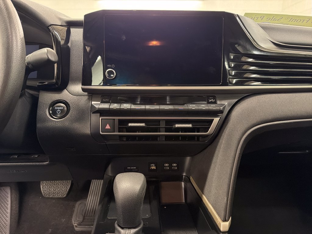 Used 2025 Toyota Camry LE FWD image 22