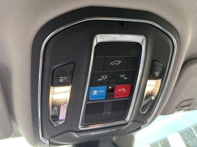 Used 2023 Jeep Grand Cherokee L Limited w/ Black Appearance Package AWD/4WD image 24