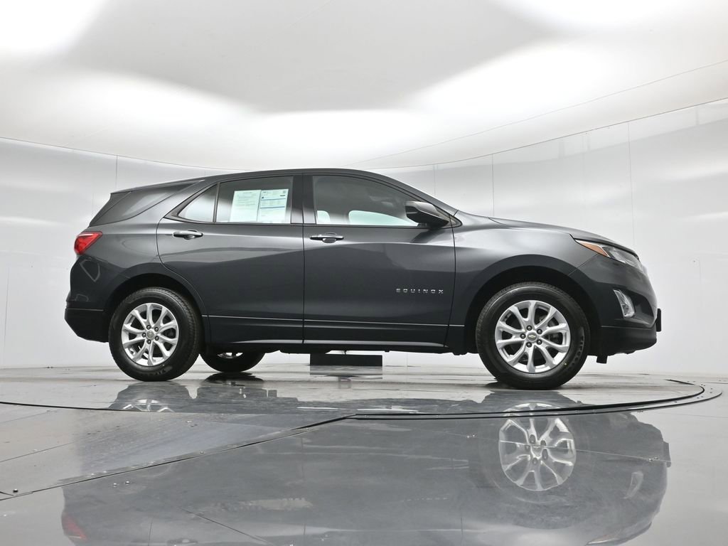 Used 2019 Chevrolet Equinox LS AWD/4WD image 3