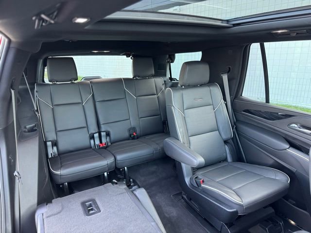 Used 2024 Cadillac Escalade Sport w/ LPO, ONYX Package image 26