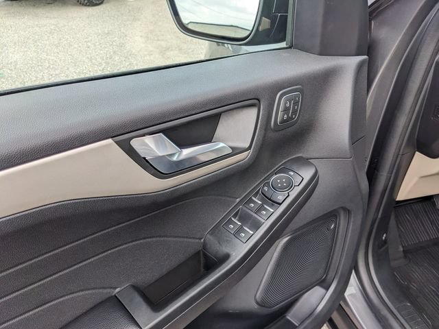 Certified 2022 Ford Escape SEL w/ Technology Package AWD/4WD image 20