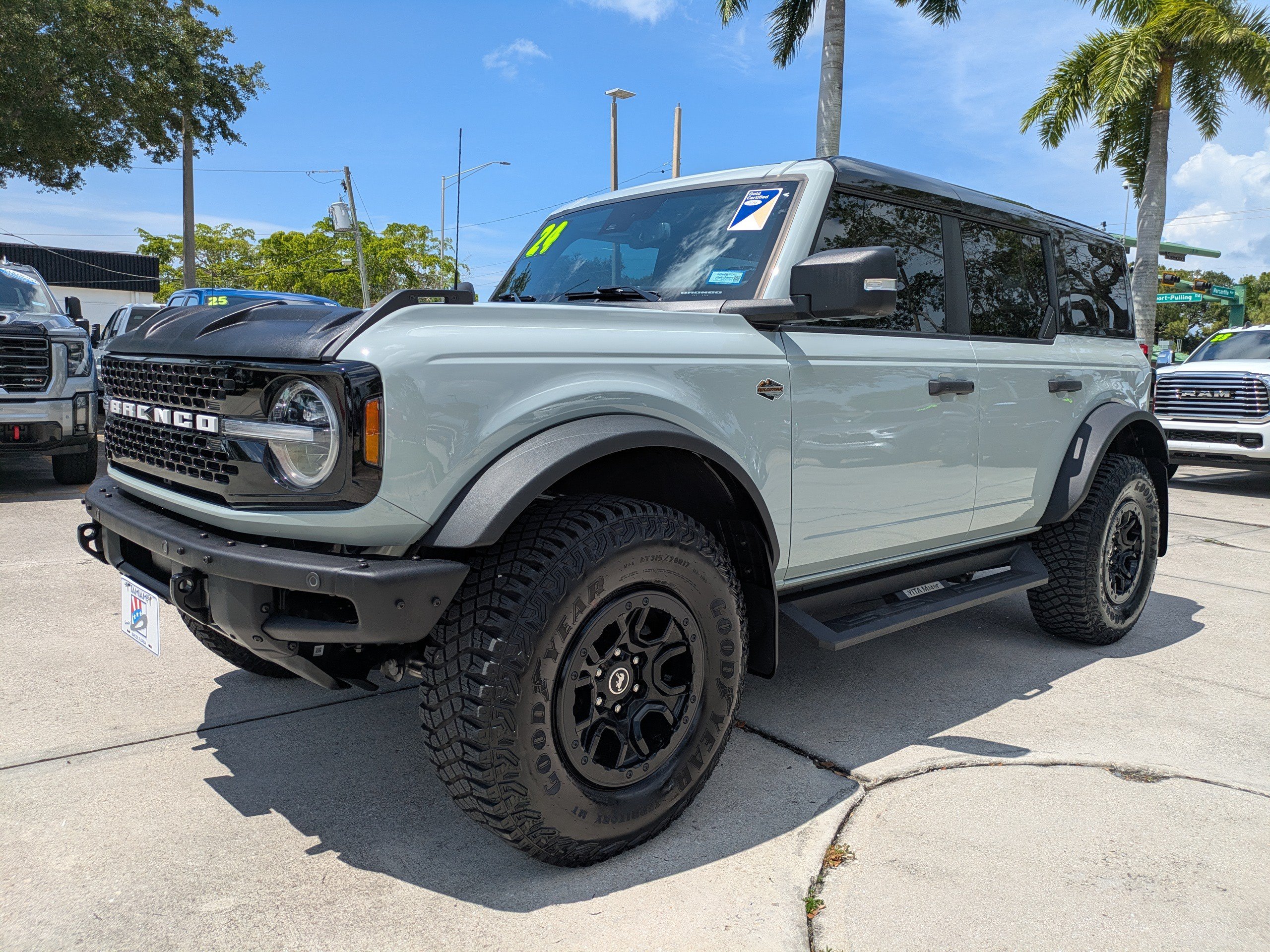 Certified 2024 Ford Bronco Wildtrak AWD/4WD image 7