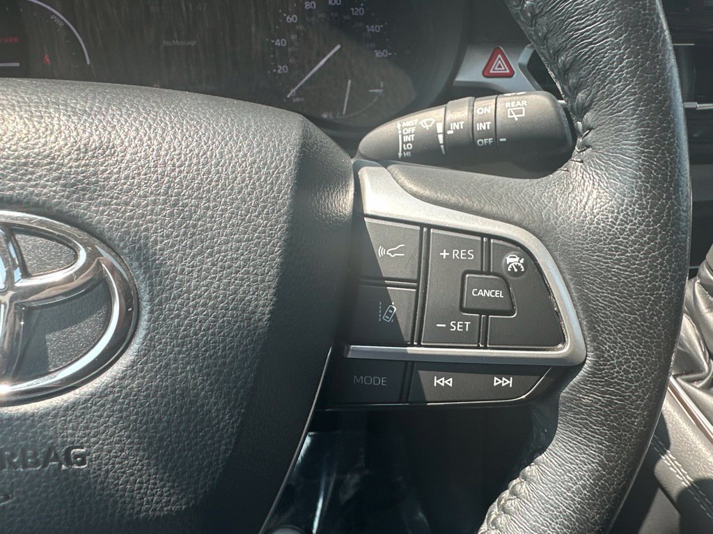 Used 2021 Toyota Sienna XLE w/ XLE Plus Package FWD image 38