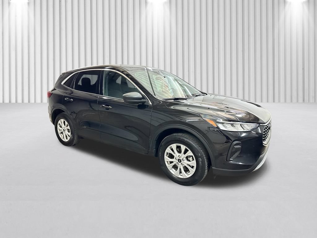 Certified 2024 Ford Escape Active AWD/4WD image 2