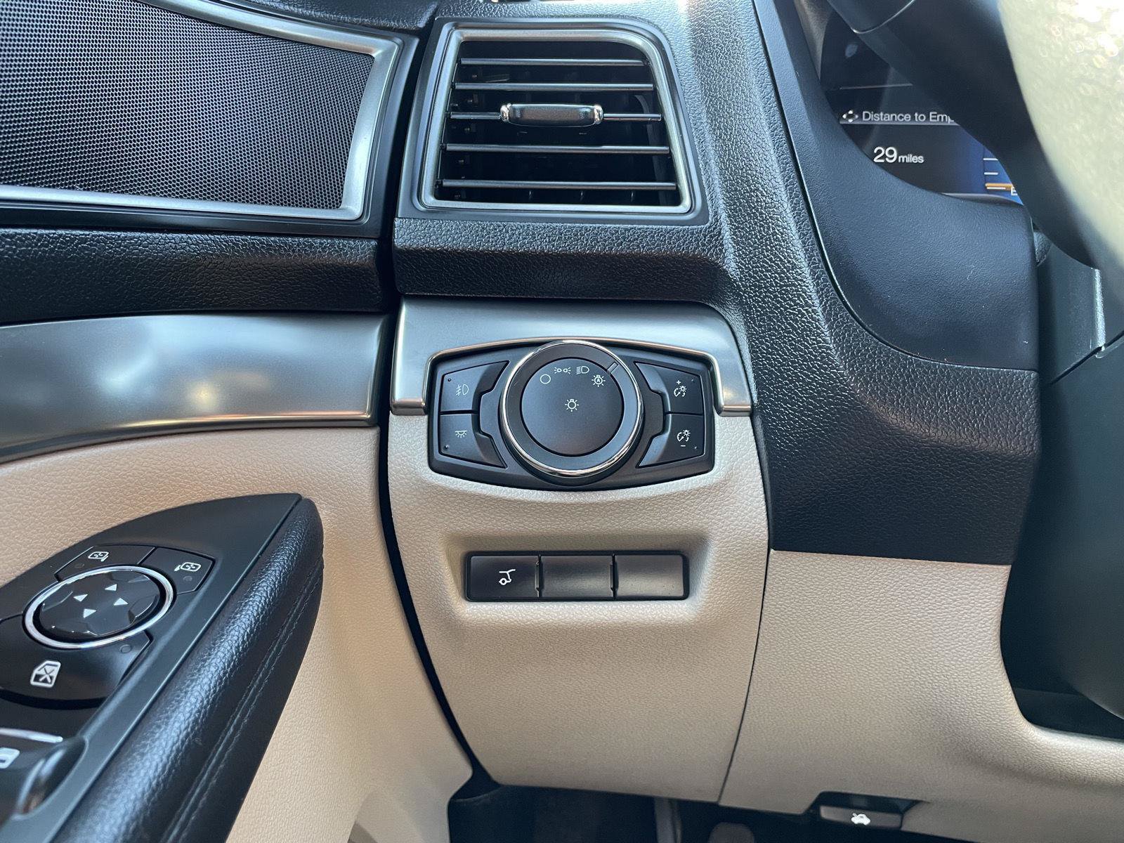 Certified 2018 Ford Explorer XLT w/ Equipment Group 202A AWD/4WD image 16