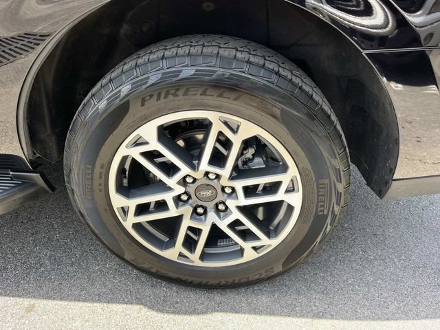 Certified 2025 Ford Expedition Active AWD/4WD image 14