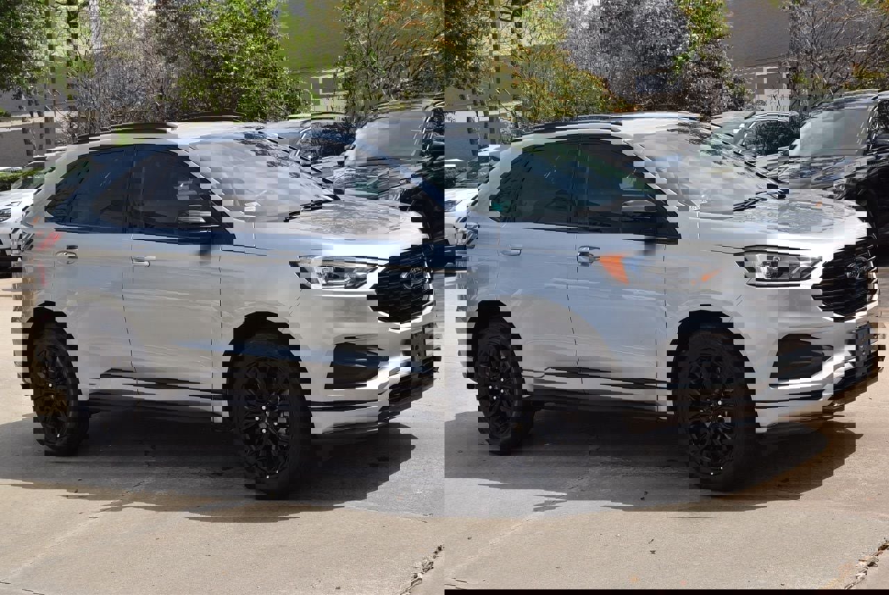 Certified 2023 Ford Edge SE w/ Black Appearance Package image 12