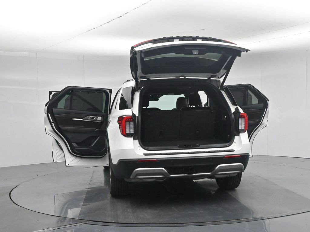 Certified 2025 Ford Explorer Platinum RWD image 39