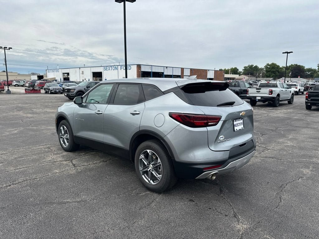 Used 2025 Chevrolet Blazer LT AWD/4WD image 7