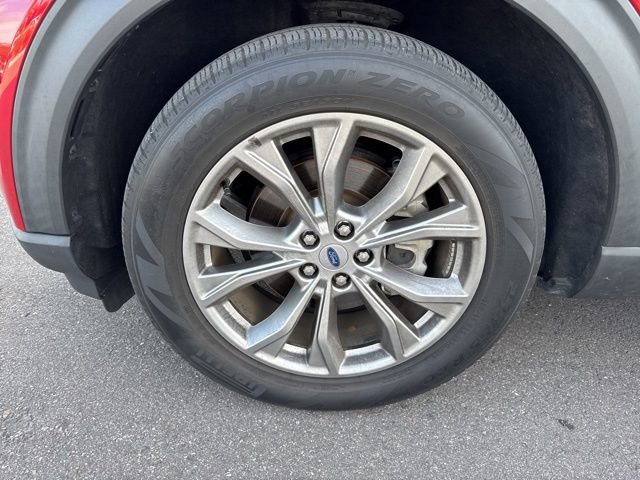 Certified 2022 Ford Explorer XLT w/ Equipment Group 202A image 6