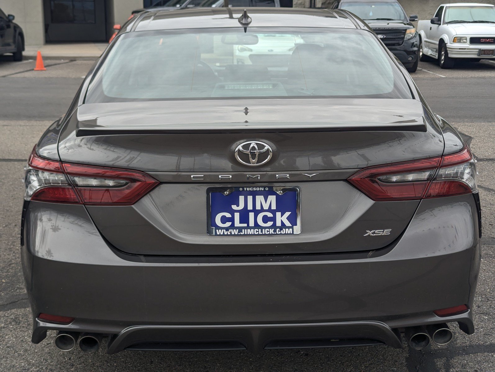 Used 2024 Toyota Camry XSE FWD image 3