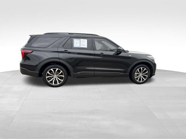 Certified 2025 Ford Explorer ST-Line AWD/4WD image 7