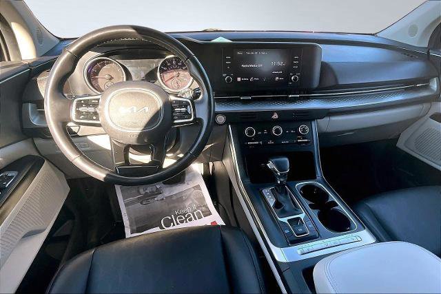 Used 2022 Kia Carnival LX image 18