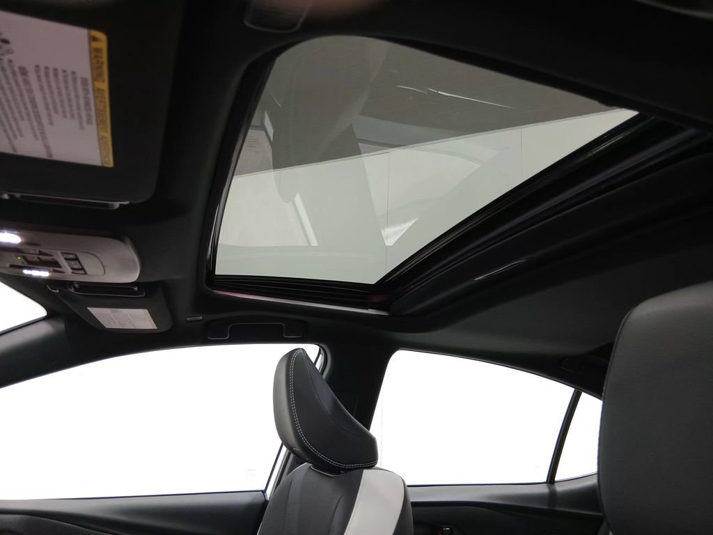Used 2025 Toyota Camry SE w/ Convenience Package FWD image 16