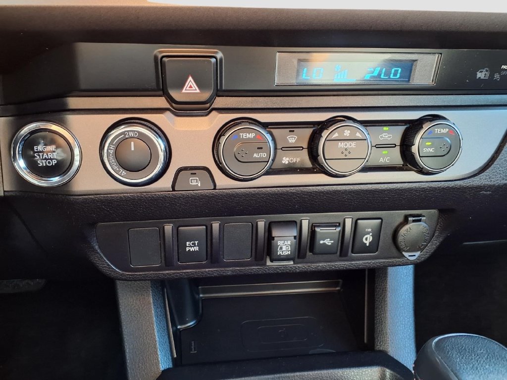 Used 2022 Toyota Tacoma TRD Sport AWD/4WD image 14