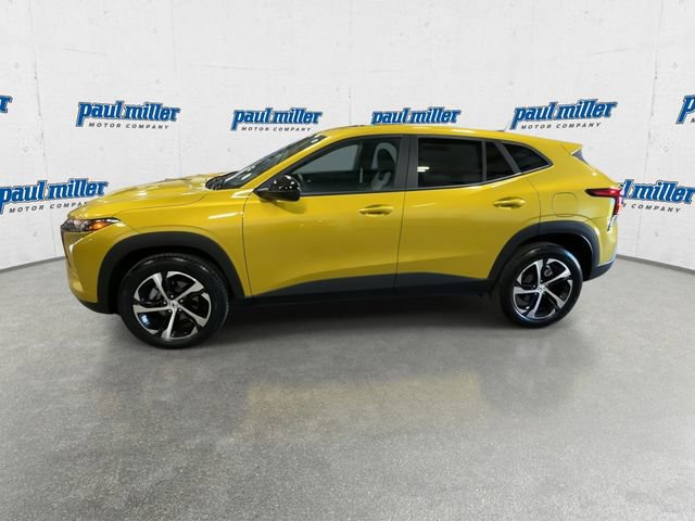 Used 2024 Chevrolet Trax RS w/ Sunroof Package FWD image 6