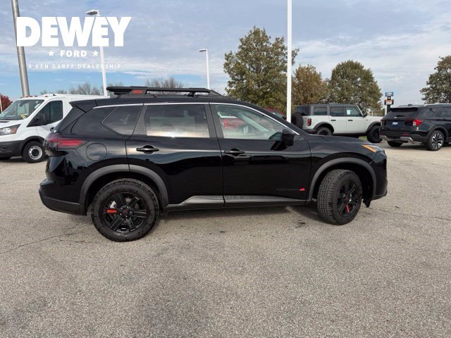Used 2026 Nissan Rogue SV AWD/4WD image 16