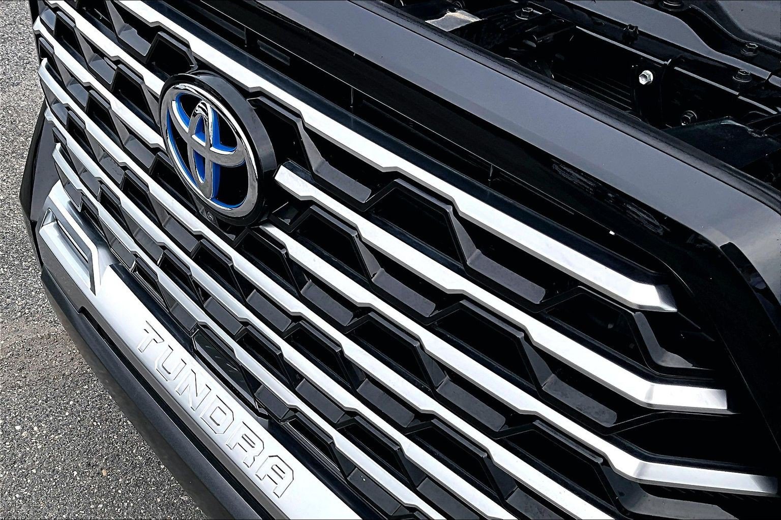 Used 2024 Toyota Tundra Capstone AWD/4WD image 35
