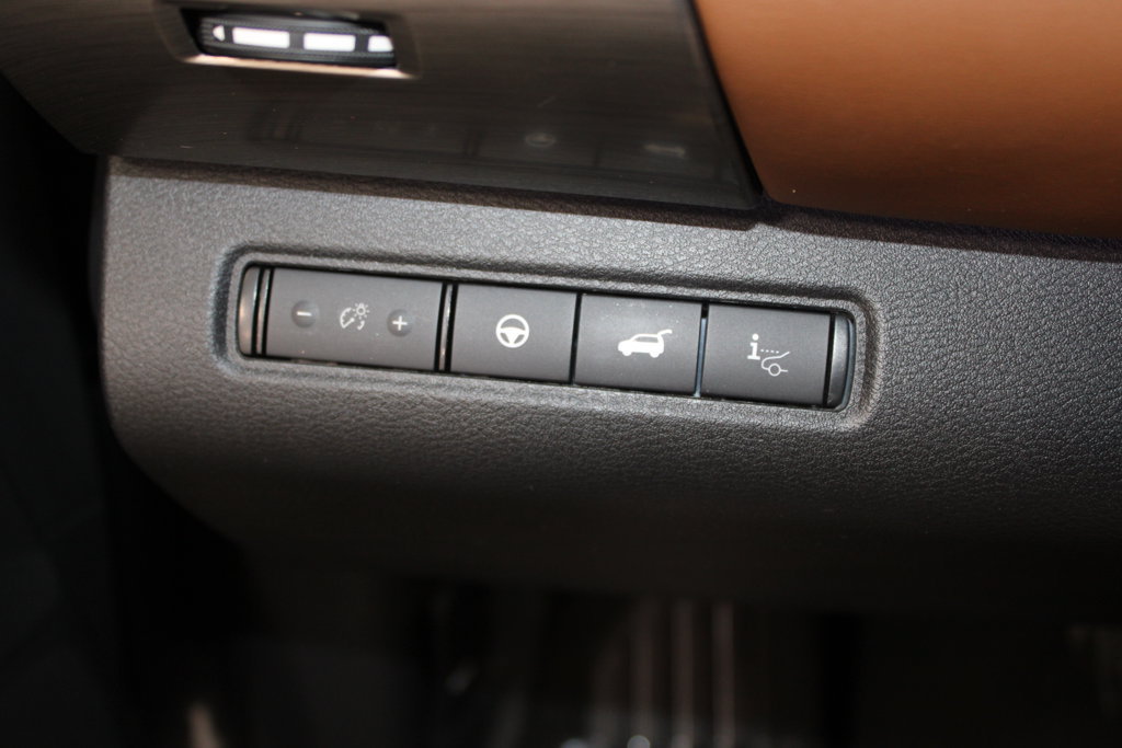 Used 2023 Nissan Pathfinder Platinum AWD/4WD image 45