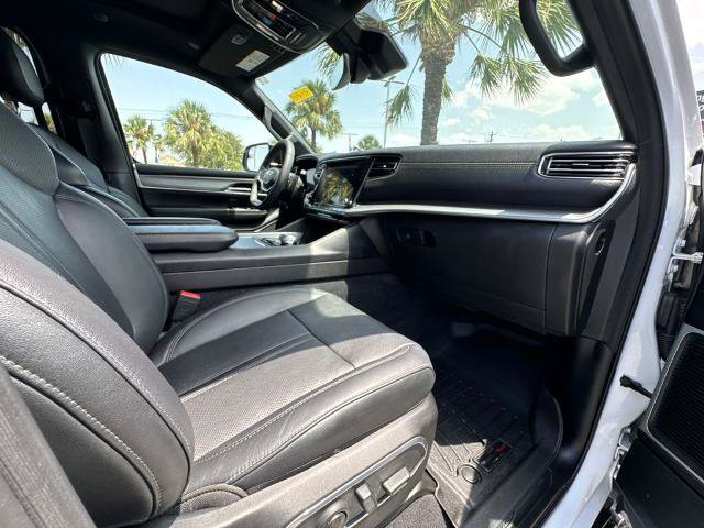 Used 2023 Jeep Wagoneer Series II RWD image 24
