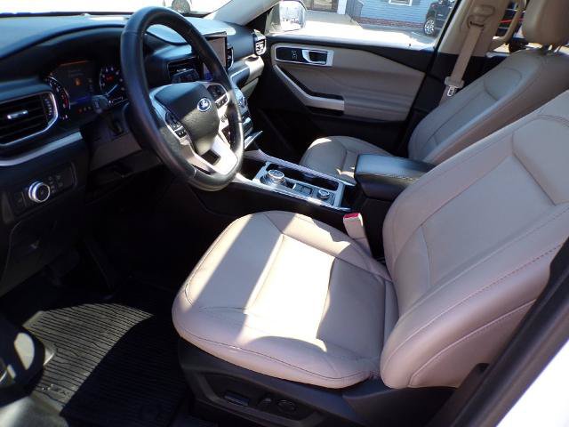Certified 2022 Ford Explorer XLT w/ Equipment Group 202A AWD/4WD image 14