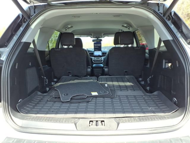 Certified 2023 Ford Explorer XLT w/ Equipment Group 202A AWD/4WD image 7