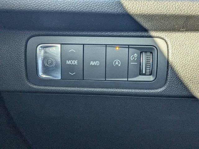 Used 2024 Chevrolet Traverse Z71 w/ Enhanced Driving Package AWD/4WD image 26