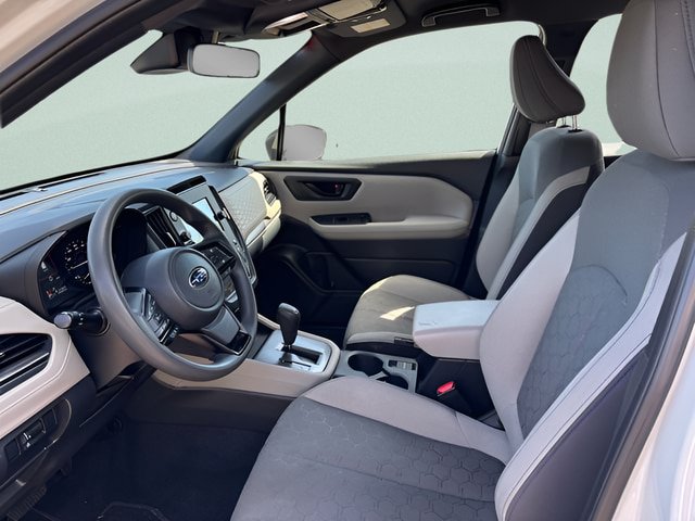 Used 2025 Subaru Forester AWD/4WD image 4