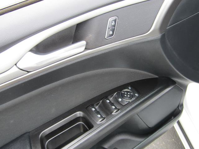 Certified 2017 Ford Fusion SE FWD image 16