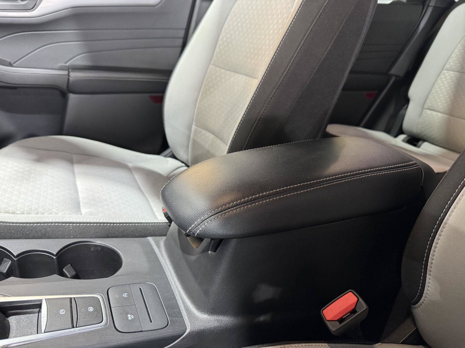 Certified 2025 Ford Escape Active w/ Cold Weather Package FWD image 36