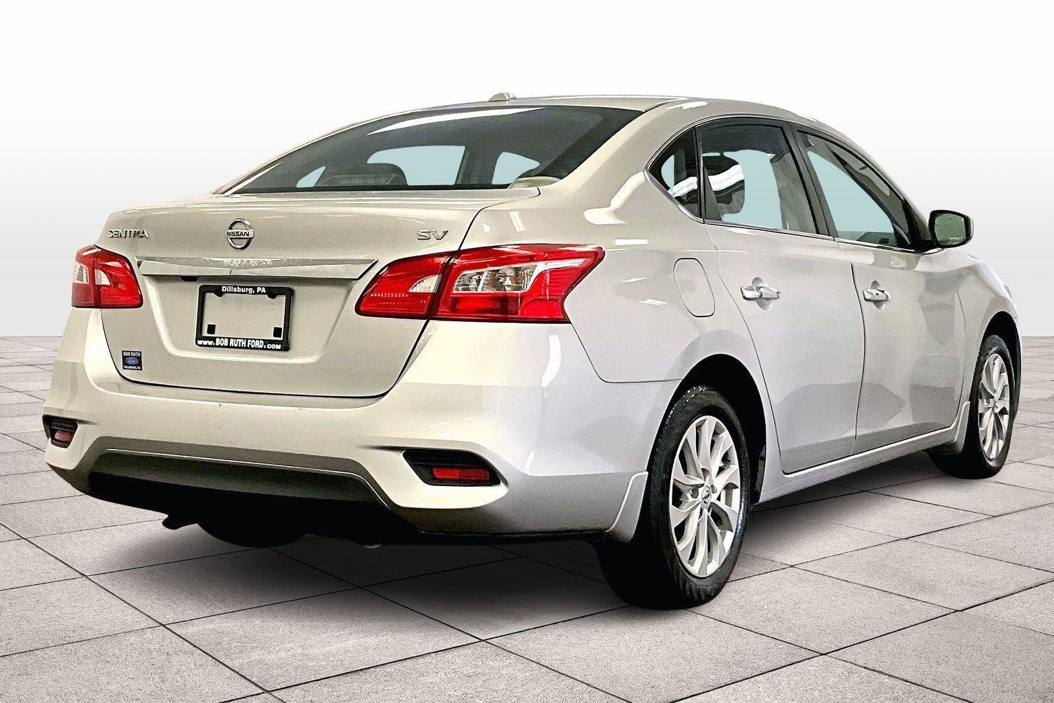 Used 2019 Nissan Sentra SV image 3