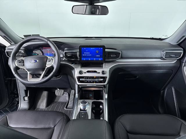 Certified 2024 Ford Explorer XLT w/ Equipment Group 202A AWD/4WD image 4