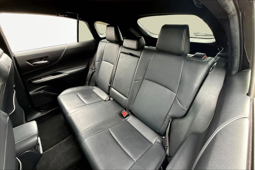 Used 2022 Toyota Venza XLE image 26