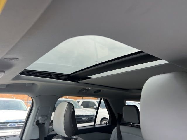 Certified 2021 Ford Explorer XLT w/ Equipment Group 202A image 19