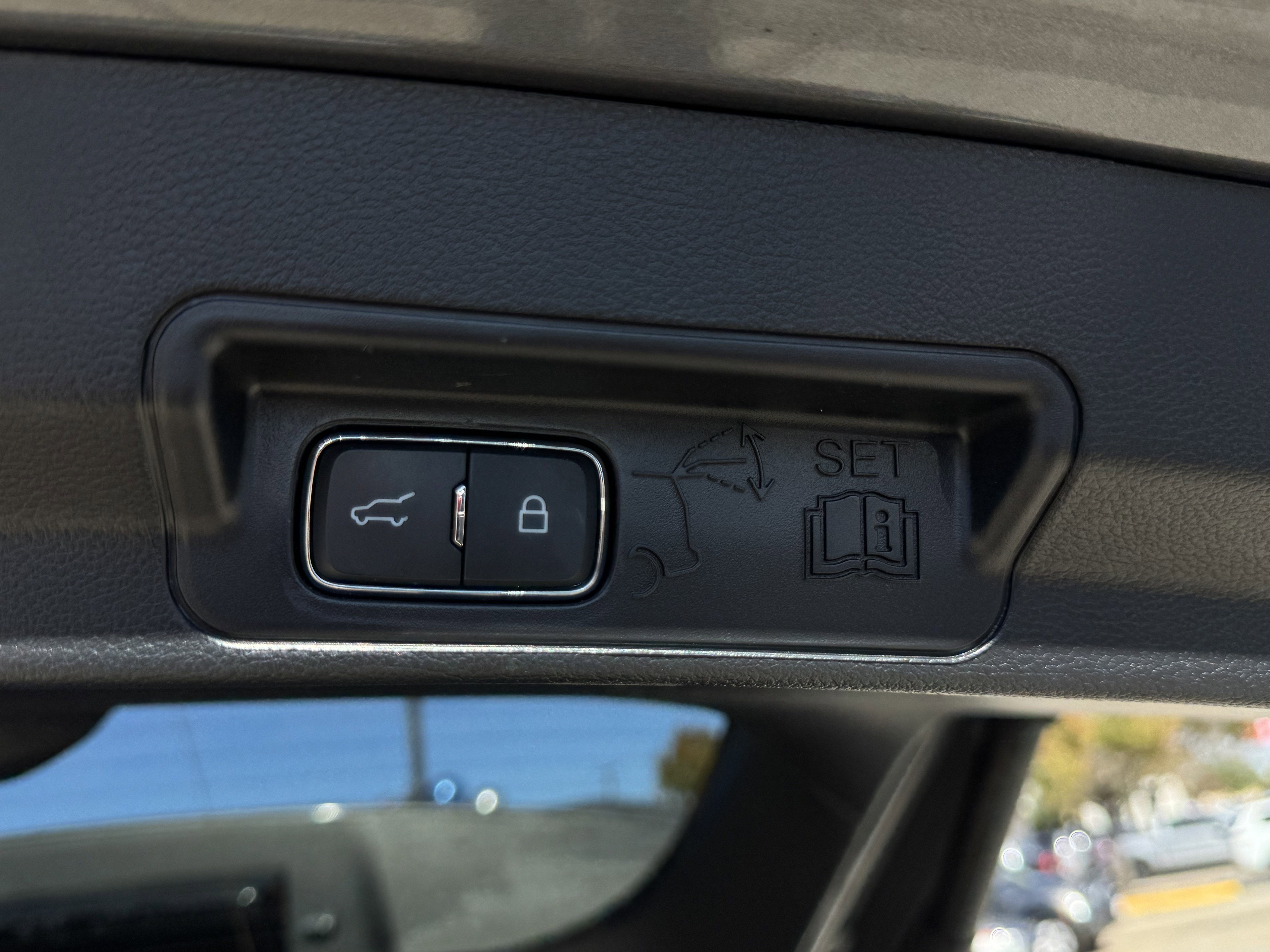 Certified 2021 Ford Explorer XLT image 9