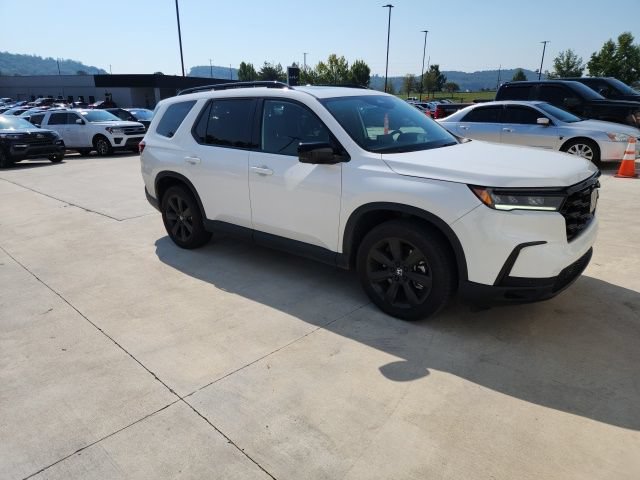 Used 2025 Honda Pilot Black Edition image 19