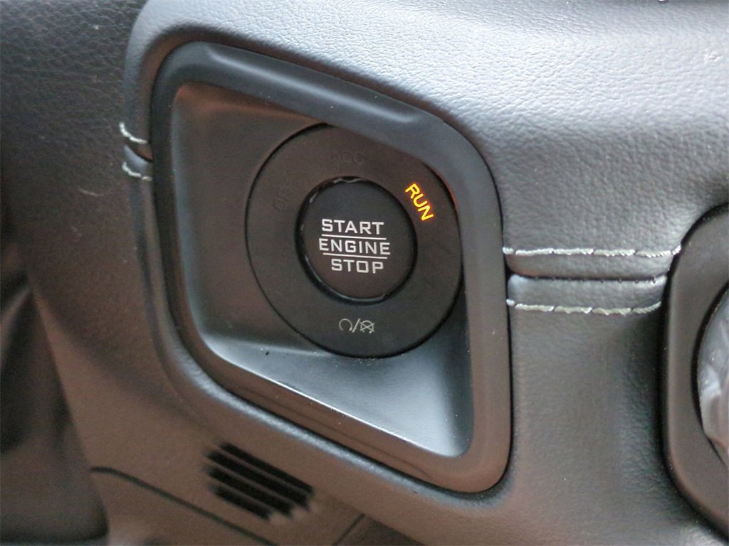 Used 2024 Jeep Wrangler Sahara image 26