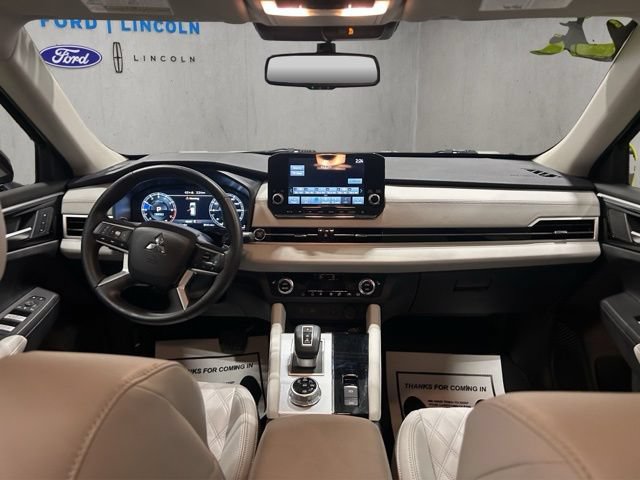 Used 2023 Mitsubishi Outlander SEL AWD/4WD image 2