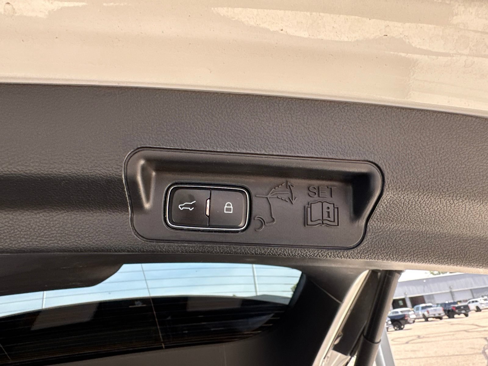 Certified 2020 Ford Explorer XLT AWD/4WD image 38