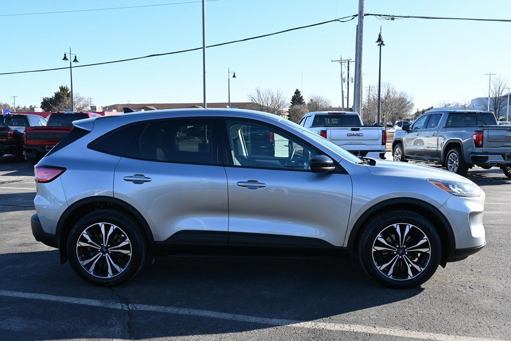 Certified 2022 Ford Escape SE w/ SE Sport Appearance Package image 6