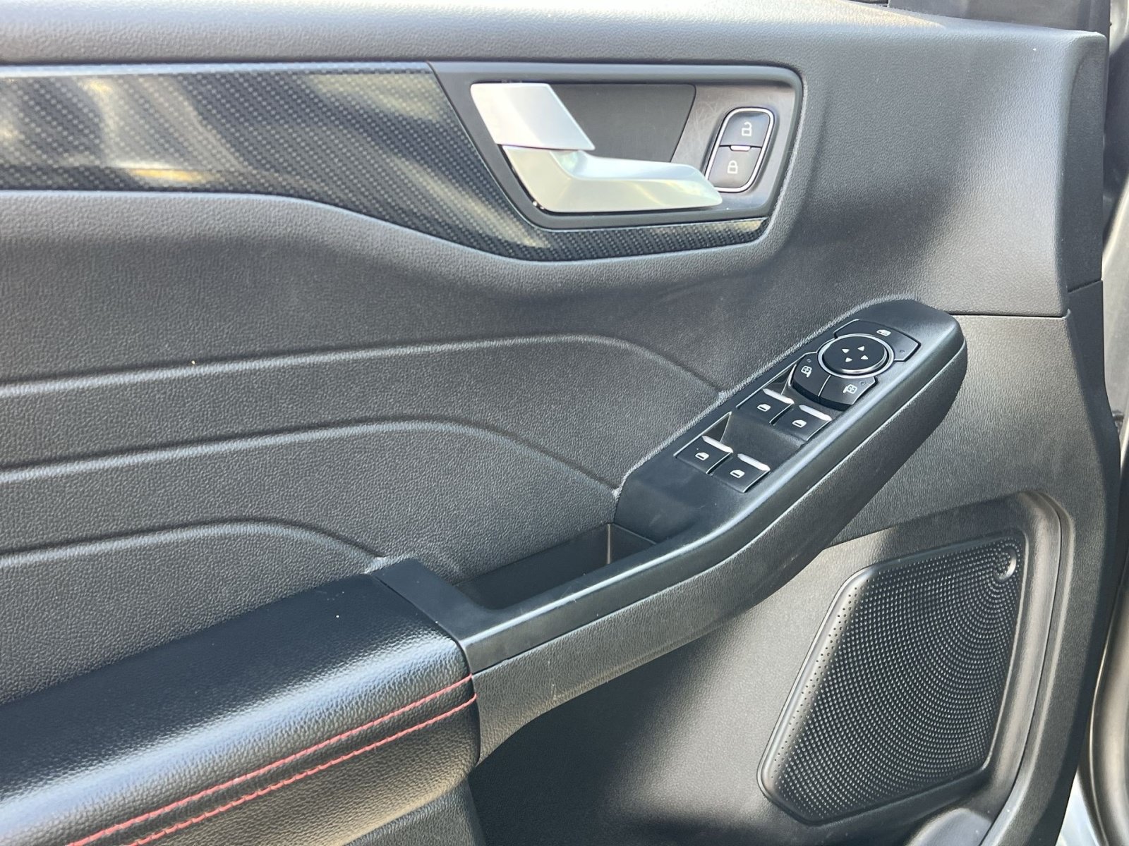 Certified 2025 Ford Escape ST-Line FWD image 15