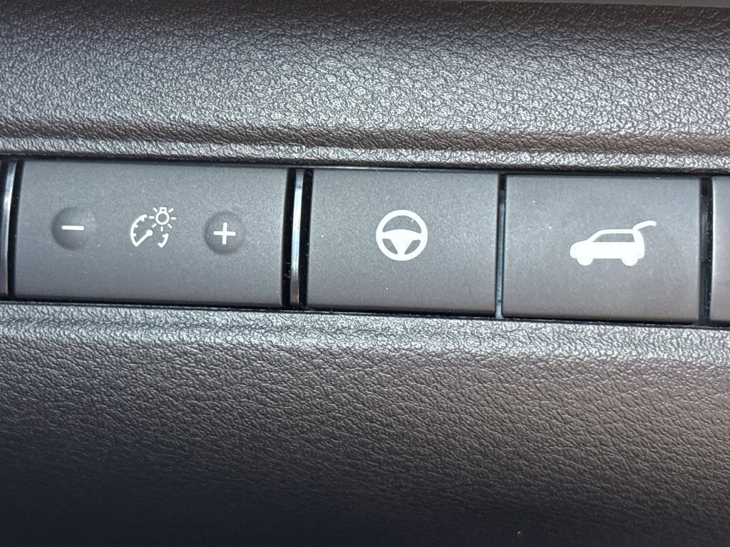 Used 2023 Nissan Pathfinder SL AWD/4WD image 38