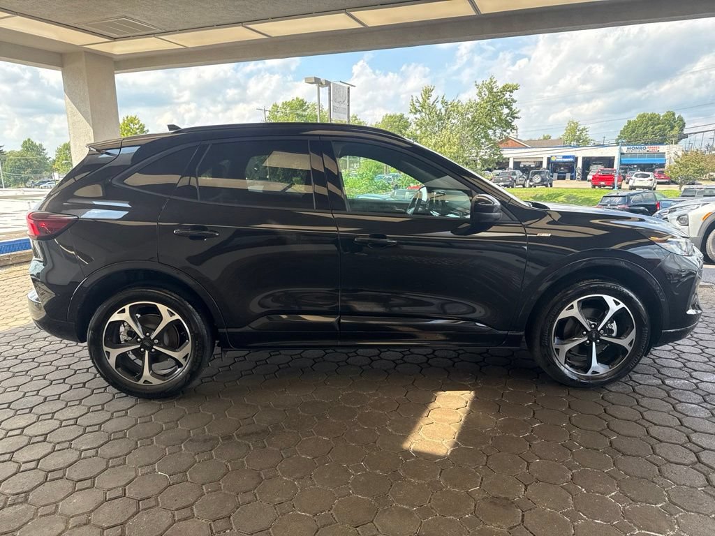 Certified 2024 Ford Escape ST-Line Select w/ Tech Pack #2 AWD/4WD image 5