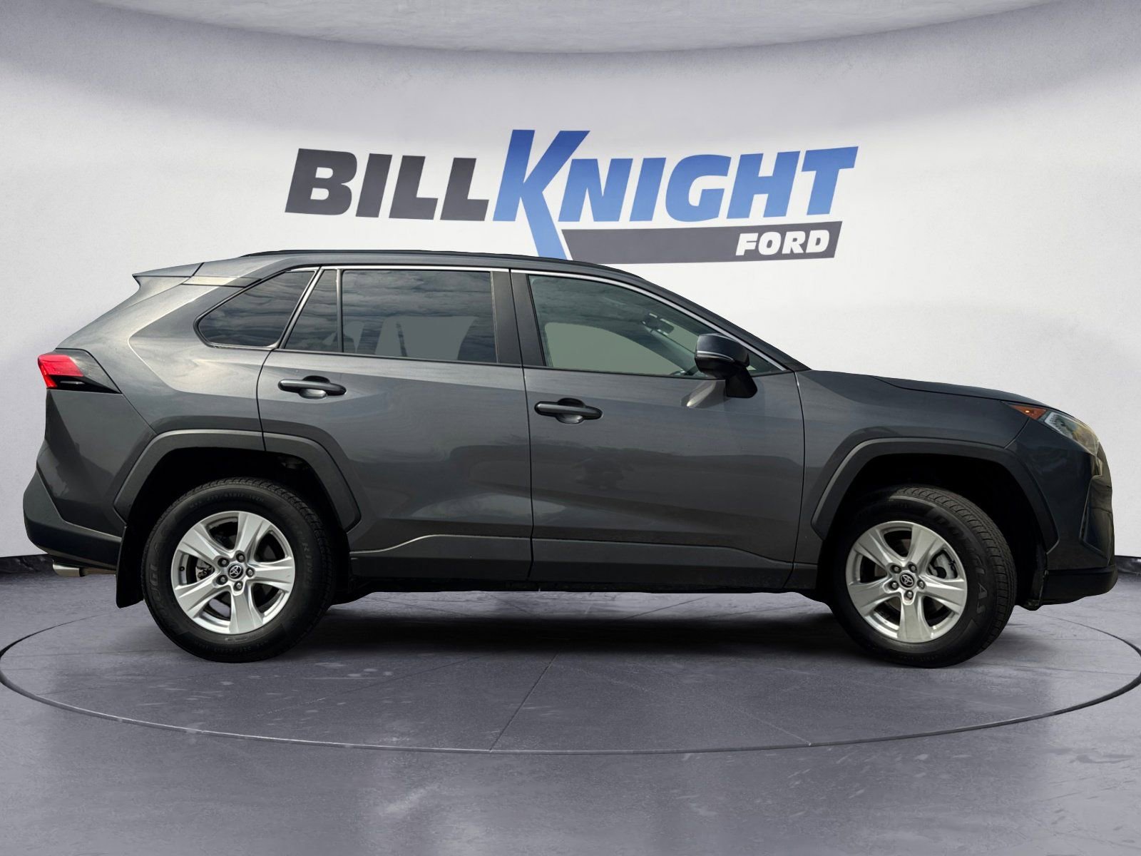 Used 2021 Toyota RAV4 XLE FWD image 6
