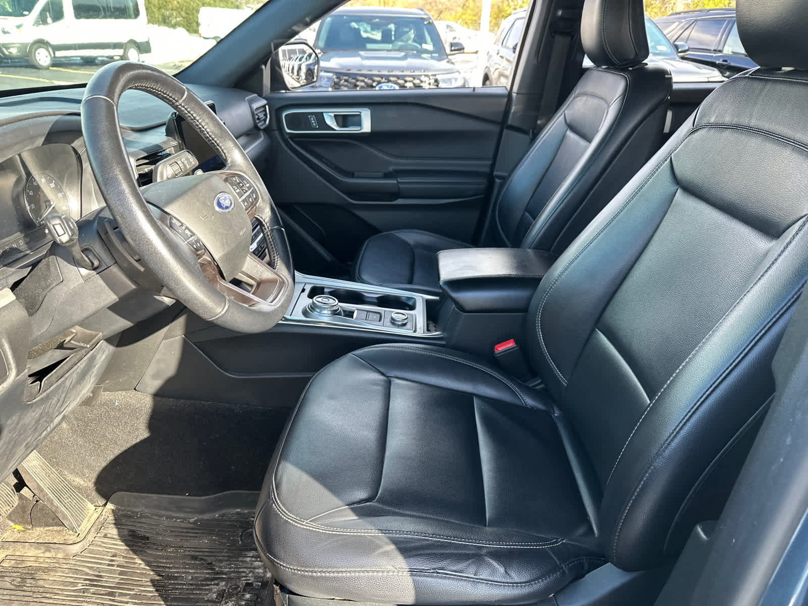 Certified 2020 Ford Explorer XLT w/ Equipment Group 202A image 25