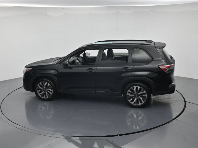 Used 2025 Subaru Forester Touring AWD/4WD image 37