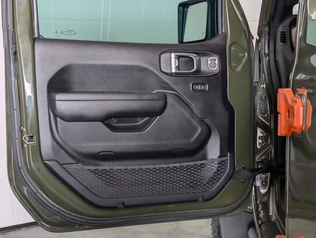 Used 2021 Jeep Gladiator Sport AWD/4WD image 22